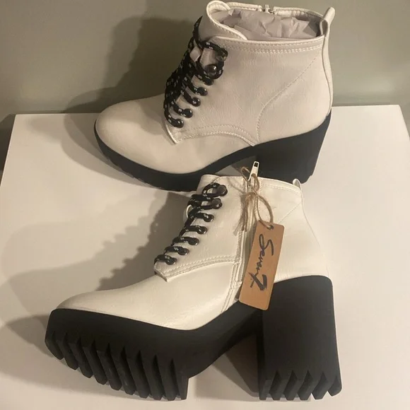 SEVEN7 Women's Flatiron Lug Sole Boots Size 7 - Picture 5 of 5